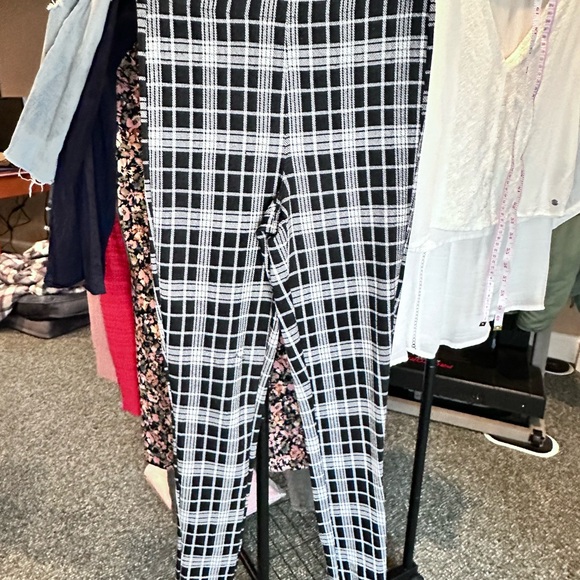 Express Pants - Express Black and White Plaid Leggings